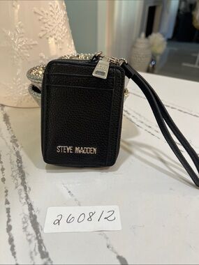 Steve Madden Black Pebbled Leather Wristlet Card Case with Silver Hardware